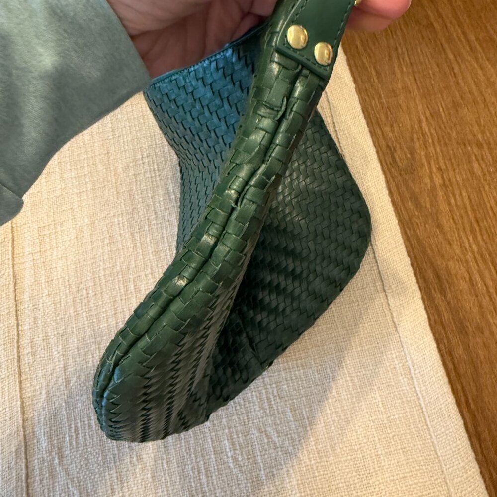 Clare V Moyen Messenger Bag in Evergreen Green Woven Zig Zag - Picture 11 of 16